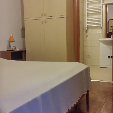 Accogliente E Ospitale Oda ve Kahvaltı 3*