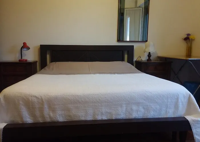 Accogliente E Ospitale 3* بيرودجا